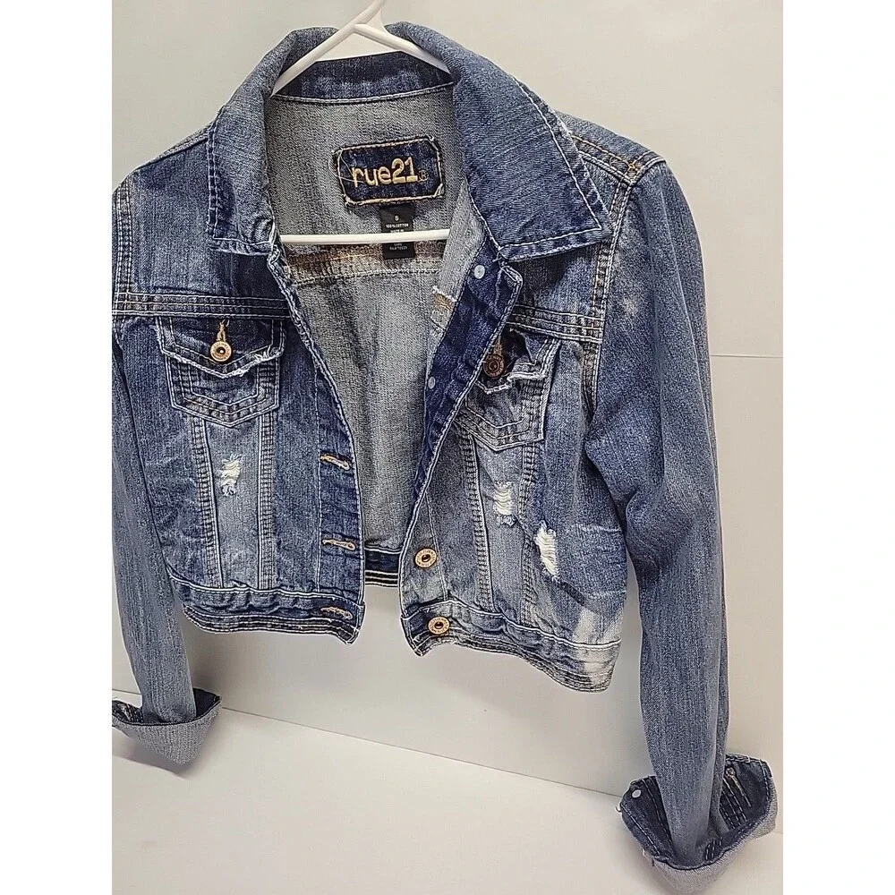 Rue 21 cropped Distessed Blue‎ denim jacket size Small